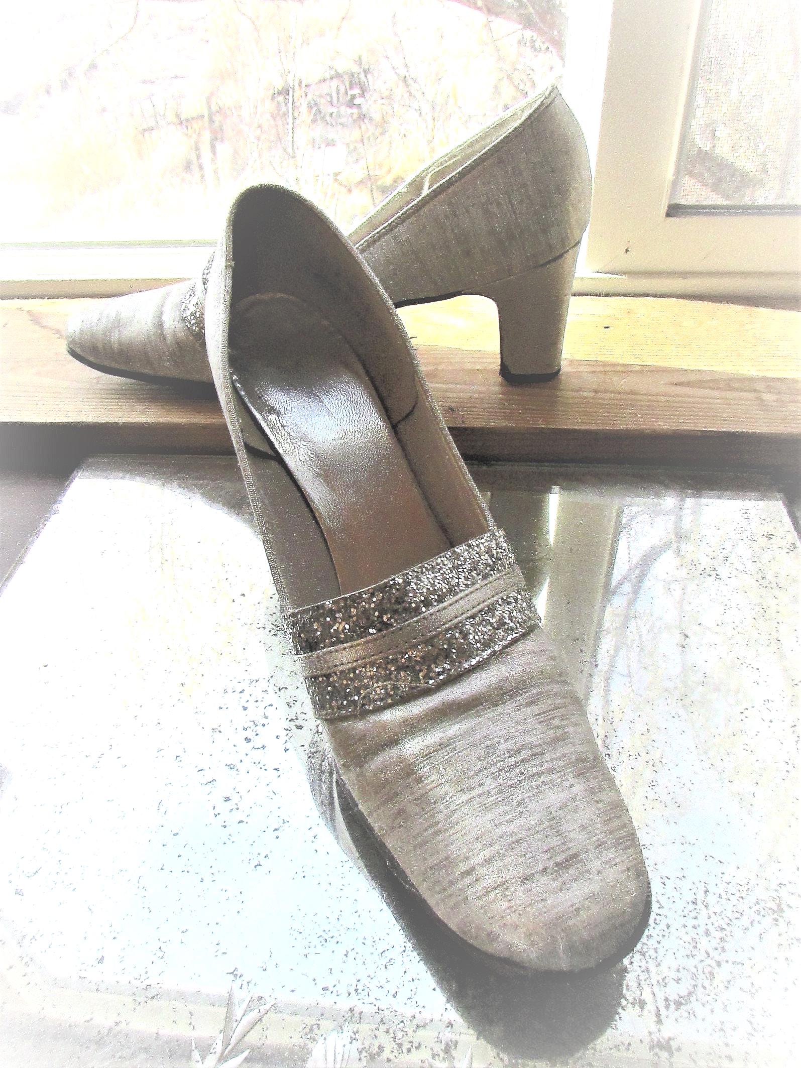 Vintage 1960Er Schuhe Silber Pumps Karree Glitzer Heels Kleid Schuh Abschlussball Formelle Kleidung Süße Stufen Scrollen Sie Nach Unten Für Details von CAOLEiheartvintage