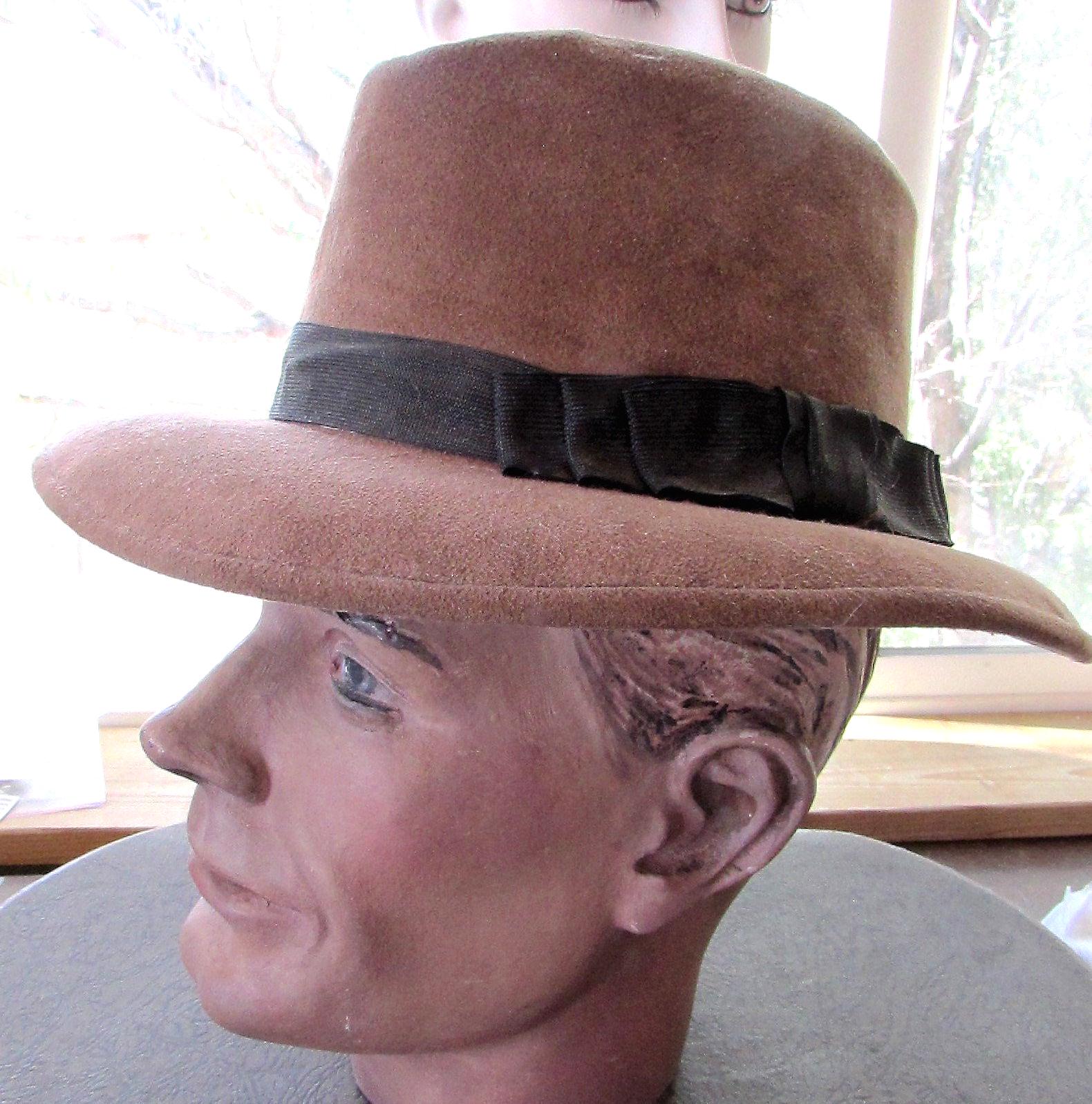 Vintage 1970Er Hut Fedora Braun Ultrasuede Bailey Damen Oder Herren Western Wear Kleine Größe Blättern Sie Nach Unten Für Details von CAOLEiheartvintage