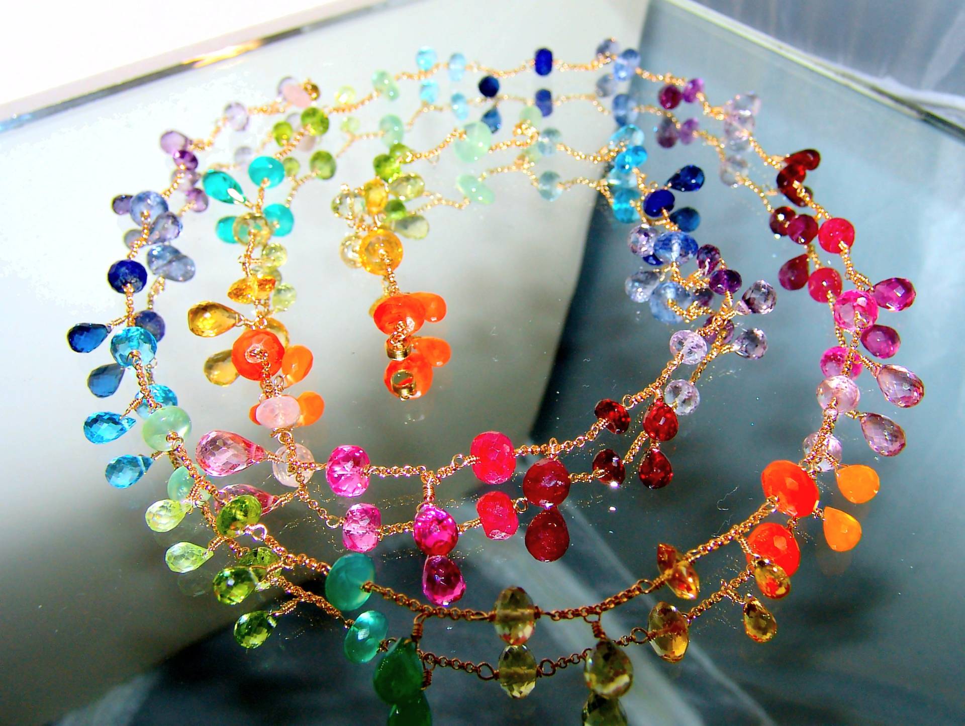 14K Gold Gf Layering Stapeln Regenbogen Edelstein Station Halskette 14K Gold Gf Layering Stapeln Regenbogen Edelstein Station Halskette von CAPGEMS2