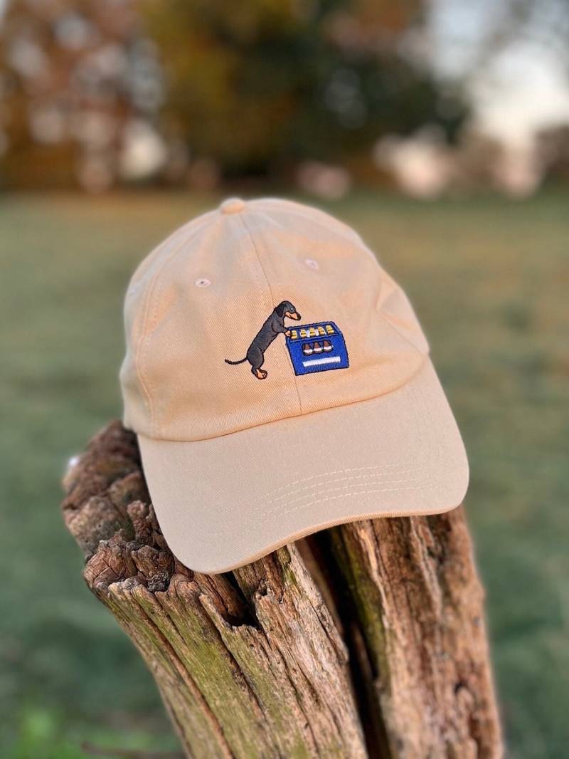 Dackel Mit Bierkasten Cap | Beige Unisex Dad Hat Bestickte Kappe von CAPPIUS