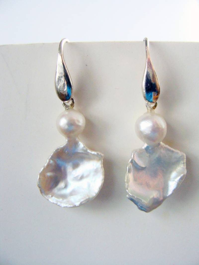 Natürliche Perlen Ohrringe, Keshi Perlenohrringe, Weiße Perlenohrringe, Süßwasserperlenohrringe, Einzigartige Perlenohrringe, Unregelmäßige von CASUFjewellry