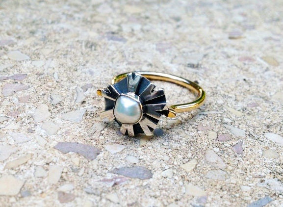 Weißer Perlen Alternativer Verlobungsring 925Er Massivsilber Ring, Natürlicher Ehering Bidal Mixed Metals Ring Feinsilber Und Gold von CASUFjewellry