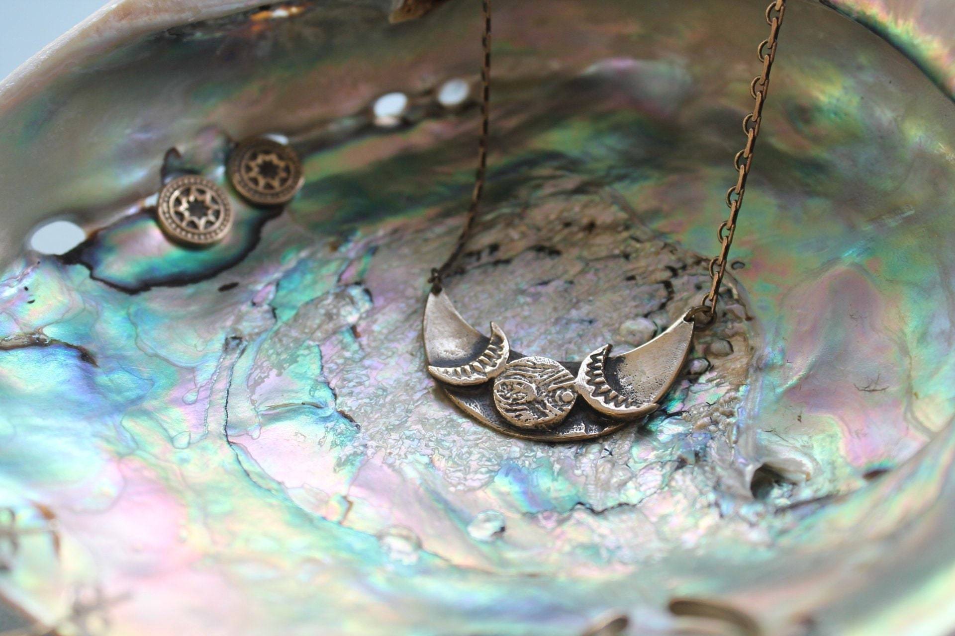 Eclipse-Halskette Eclipse-Halskette von CATBLACKJEWELRY