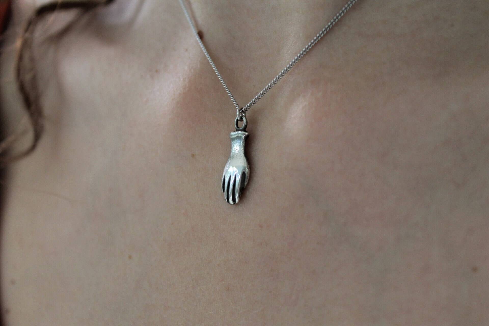 Manu Charm Anhänger Manu Charm Anhänger von CATBLACKJEWELRY