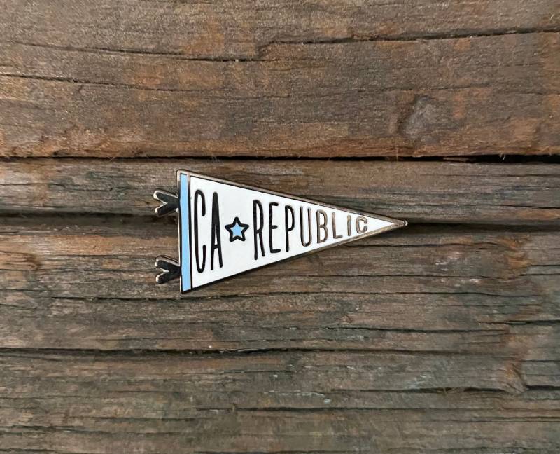 Ca Republik Wimpel Emaille Pin Ca Republik Wimpel Emaille Pin von CArepublic