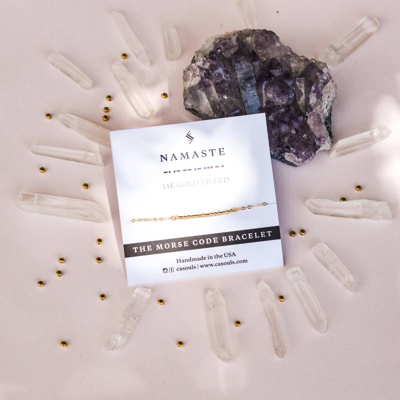 Namaste Morse-Code Armband Namaste Halskette Yoga Yogi Schmuck Inspirierende Lou Namaste Morse-Code Armband Namaste Halskette Yoga Yogi Schmuck Inspirierende Lou von CAsouls