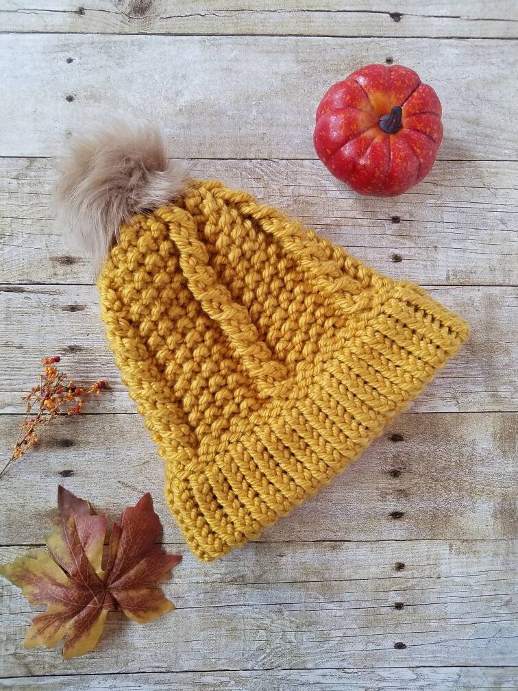 Zopfmuster Strickmütze Mit Bommel von CBKnitsNPurls