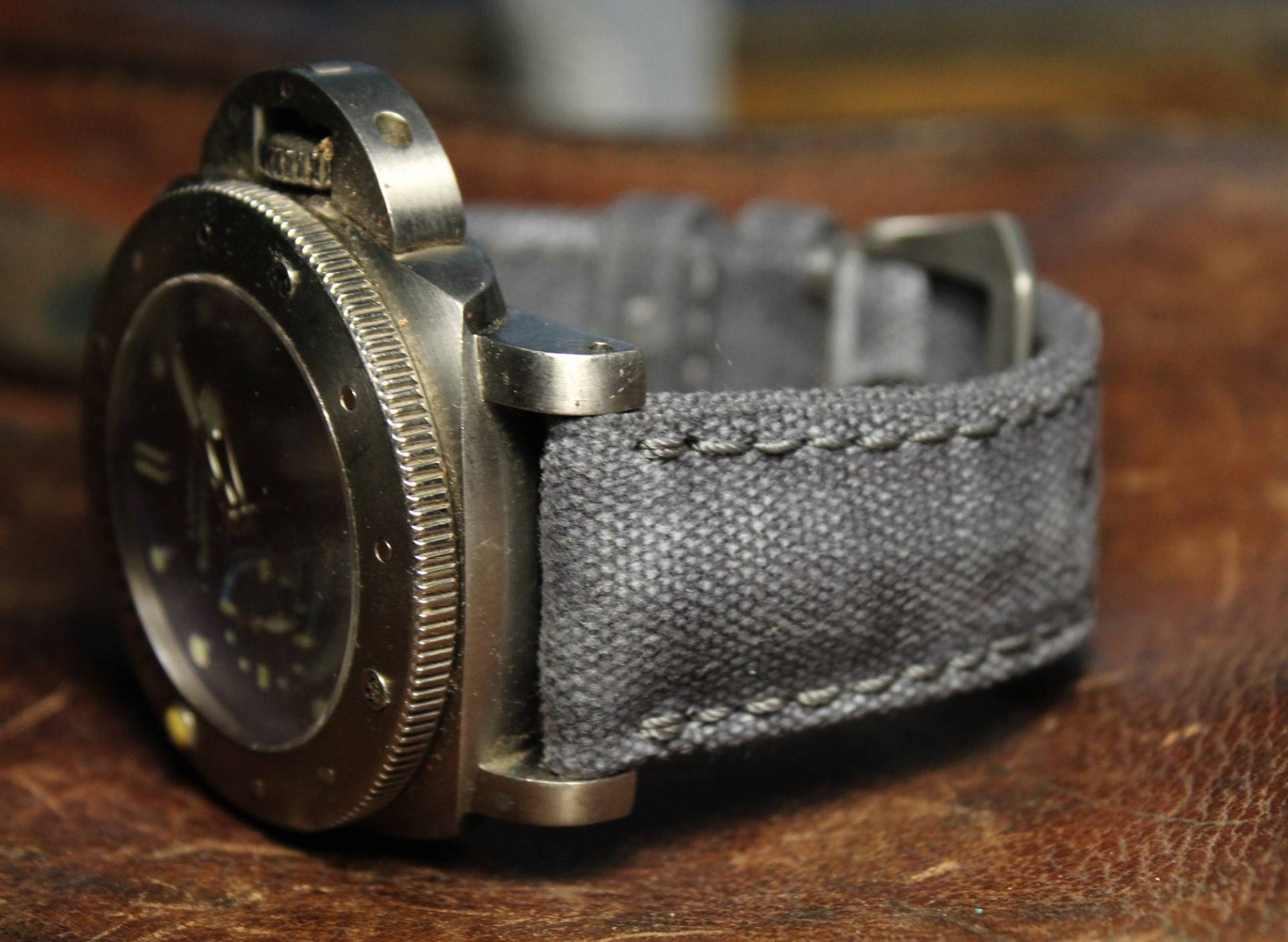 Correa De Lona Acolchada Color Grau Para Reloj Pam Custom Made von CBStraps