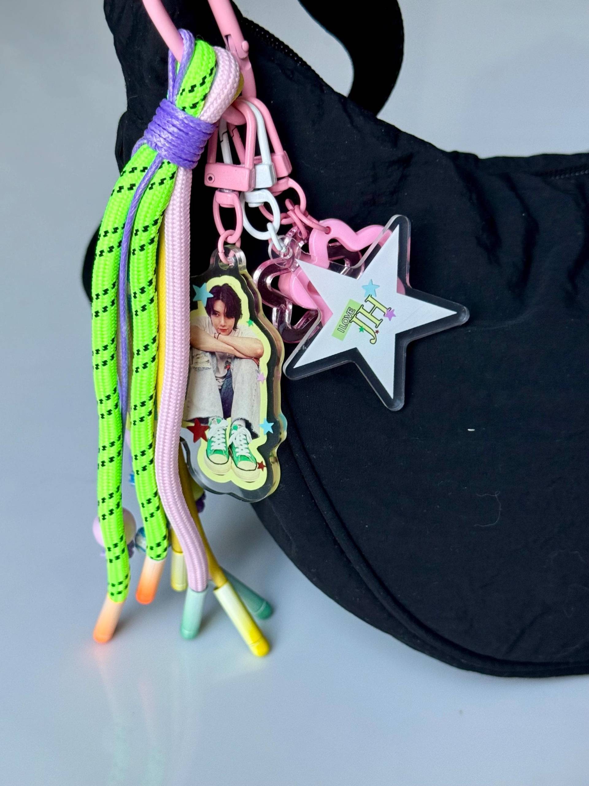 Seventeen Joshua Set Kpop Acryl Schlüsselbund, Carat, Hong Jisoo, Kpop Karat Schlüsselring Merch, Taschenanhänger Seventeen Joshua Set Kpop Acryl Schlüsselbund, Carat, Hong Jisoo, Kpop Karat Schlüsselring Merch, Taschenanhänger von CBooSite