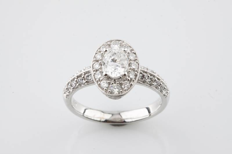 1.24 Karat Oval Diamant 18K Weißgold Verlobungsring Akzente Gr. 6.5 von CCJStore