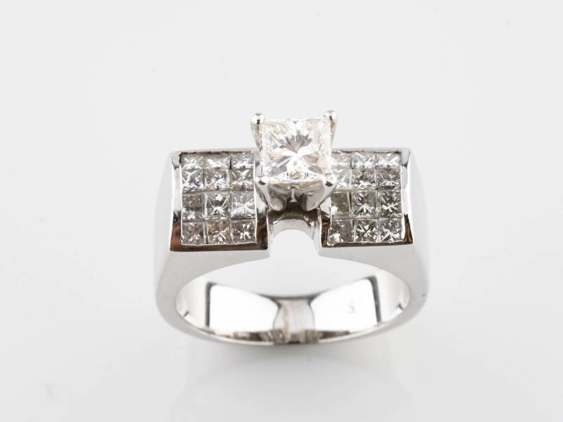 18K Weißgold 2.00 Karat Diamant Princess Cut Solitär Mit Akzenten Ring Gr. 6 von CCJStore