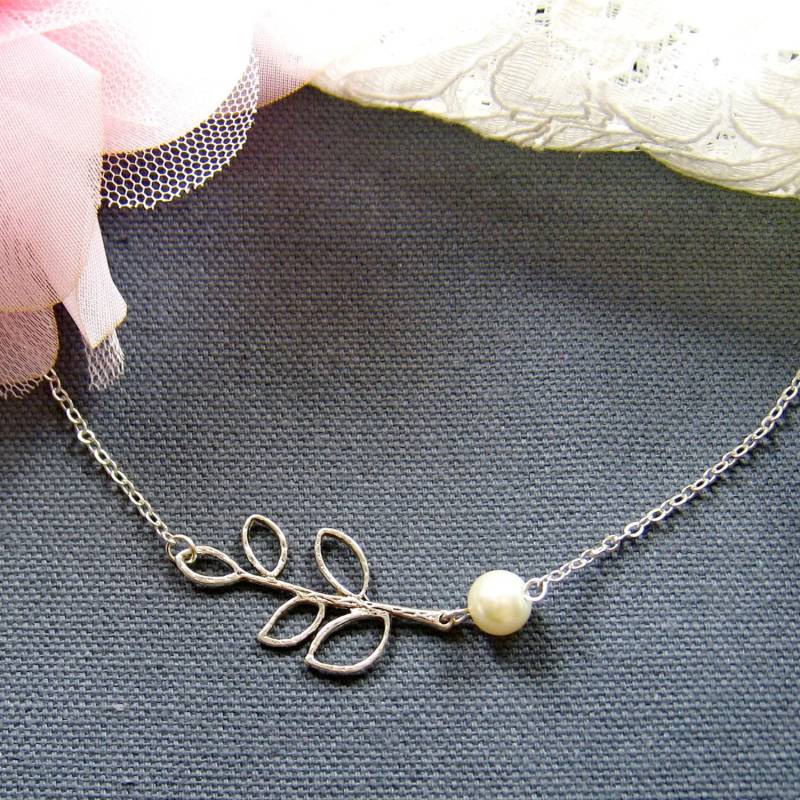 Filigrane Blatt Halskette, Perlenkette, Brautjungfer, Hochzeitsschmuck - W048 | Wählen Sie Ihre Perlenfarbe von CCSLchic