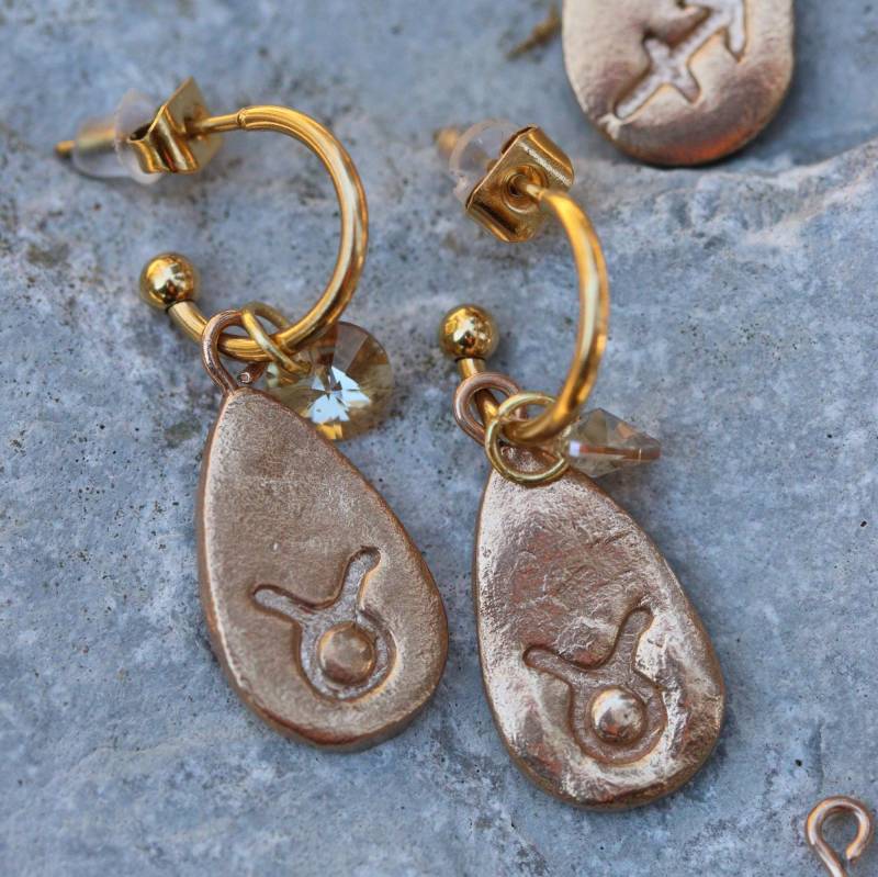 Stier Sternzeichen Creolen, Ohrringe Vergoldet Und Bronze Mit Geburtsstein, Personalisierbar von CCharmedCCreations