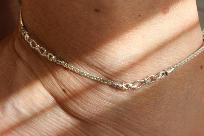 Silbernes Infinity Fußkettchen, Feines Flexibles Verstellbare Handgemachte Fußkette, Einzigartiges Fußarmband von CDbijoux