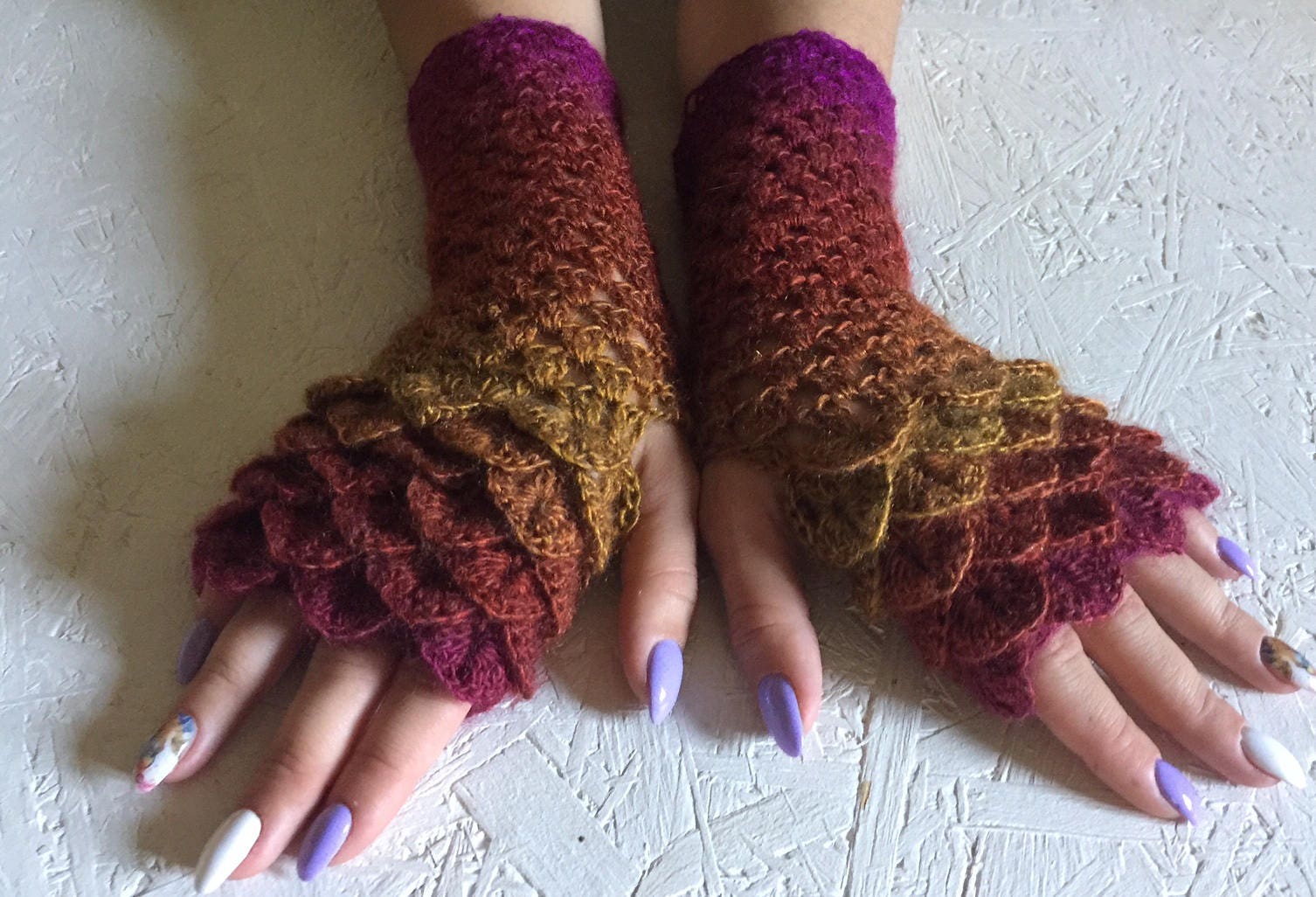 Fingerlose Handschuhe, Drachenschuppenhandschuhe Damen Fingerlose Gehäkelte Armstulpen, Herbst Fingerlose, Geschenkhandschuhe von CELINICRAFTS