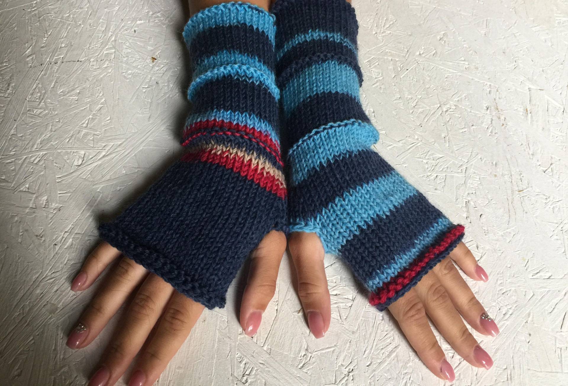 Blaue Frauen Fingerlose Handschuhe Lange Armstulpen Boho Handgelenk Lange Versandfertig von CELINICRAFTS
