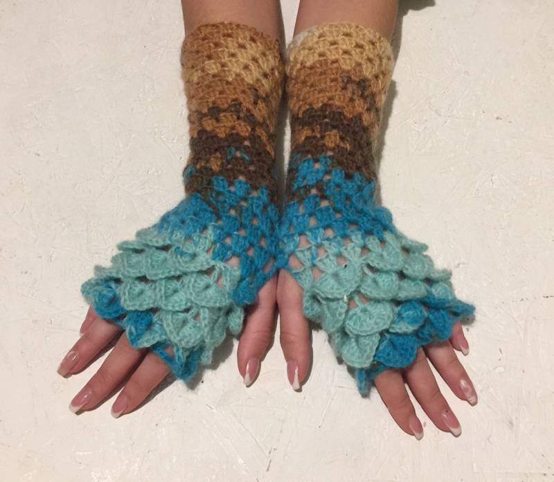 Drachen Armstulpen Krokodilstich Damen Fingerlose Handschuhe Drachenschuppe Geschenk Accessoire von CELINICRAFTS