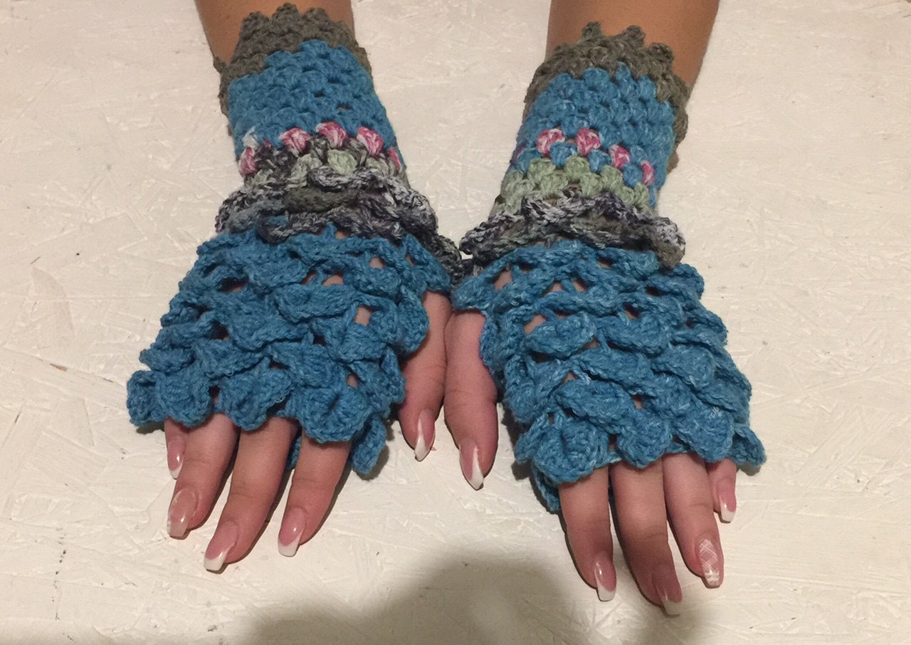 Drachen Handschuhe Fingerlose Krokodil Stich Dragon Maßstab Jd Damen Armstulpen Geschenk Accessoire von CELINICRAFTS