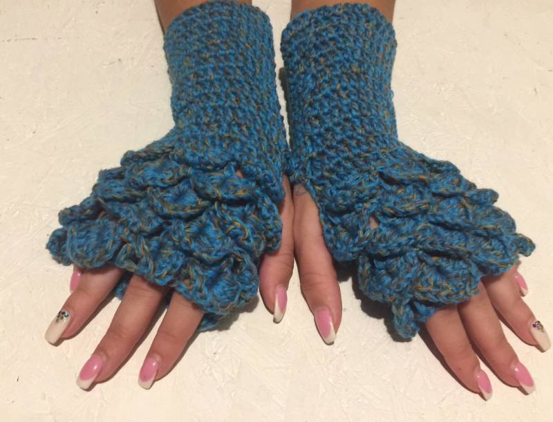 Drachenschuppe Fingerlose Gehäkelte Handschuhe Frauen Häkeln Damen Armstulpen Geschenk Accessoire von CELINICRAFTS