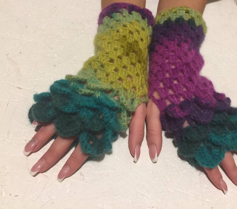 Fingerlose Krokodil Stich Frauen Handschuhe Drachen Skala Häkeln Armwärmer Geschenk Zubehör von CELINICRAFTS