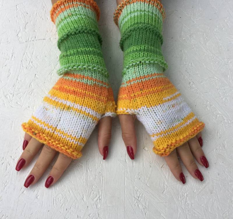 Frauen Fingerlose Handschuhe Lange Armstulpen Boho Handschuh Handgelenk Lange Versandfertig von CELINICRAFTS