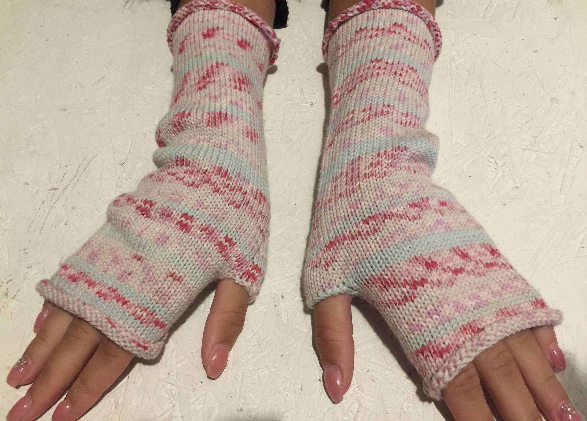 Frauen Geschenk Handschuhe Armstulpen Lange Boho Handschuh Regenbogen Versandfertig von CELINICRAFTS