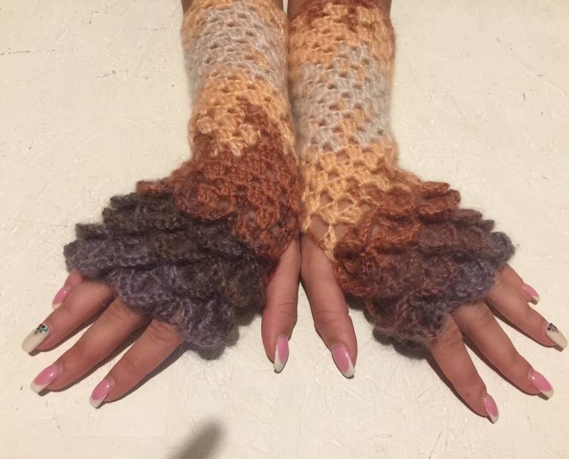 Gehäkelte Handschuhe|Fingerlose Handschuhe|Dragon Armstulpen|Armstulpen|Armstulpen von CELINICRAFTS