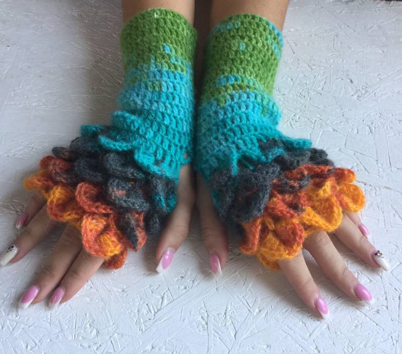 Gehäkelte Handschuhe Gehäkelte Armstulpen Frauen Drachen-Skala Winter Geschenk Accessoire von CELINICRAFTS