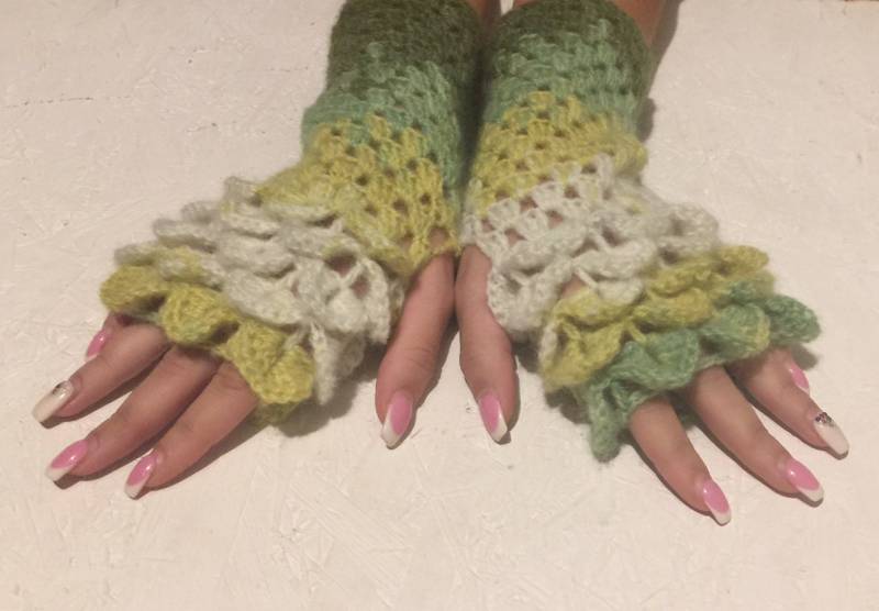 Gehäkelte Handschuhe Gehäkelte Armstulpen Frauen Drachen-Skala Winter Geschenk Accessoire von CELINICRAFTS