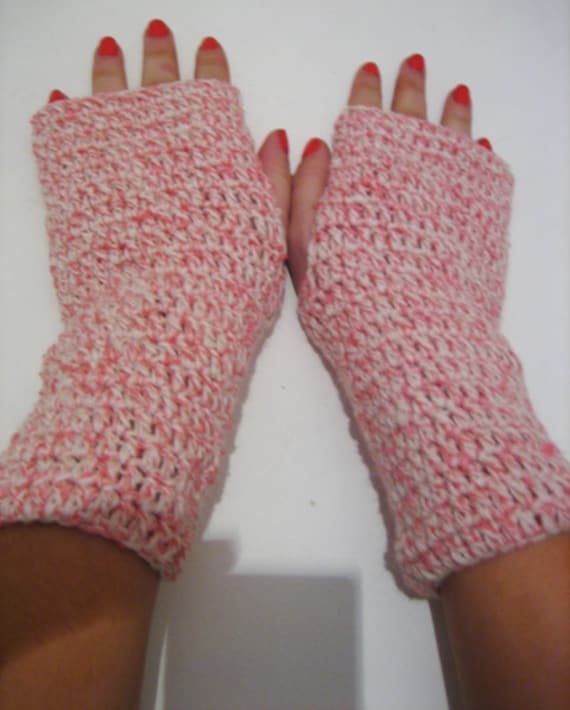 Gehäkelte Regenbogen Armstulpen, Gehäkelte Bunte Handschuhe, Winter Accessoires, Handgemachte Accessoires von CELINICRAFTS