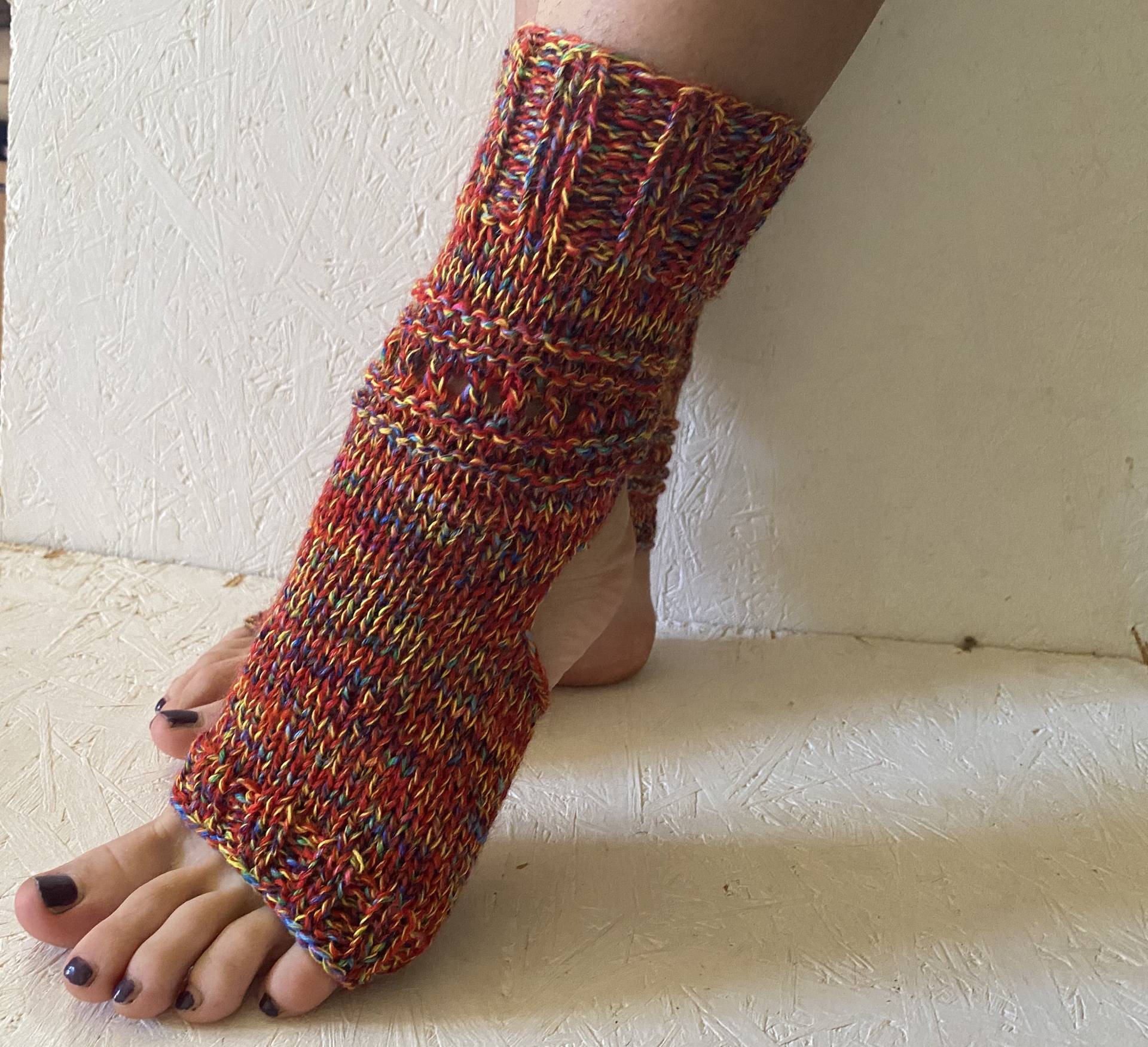 Gestrickte Rote Yoga Socken, Pediküre Pilates Bunte Frauen Flip Flopsocken, Tanzsocken von CELINICRAFTS