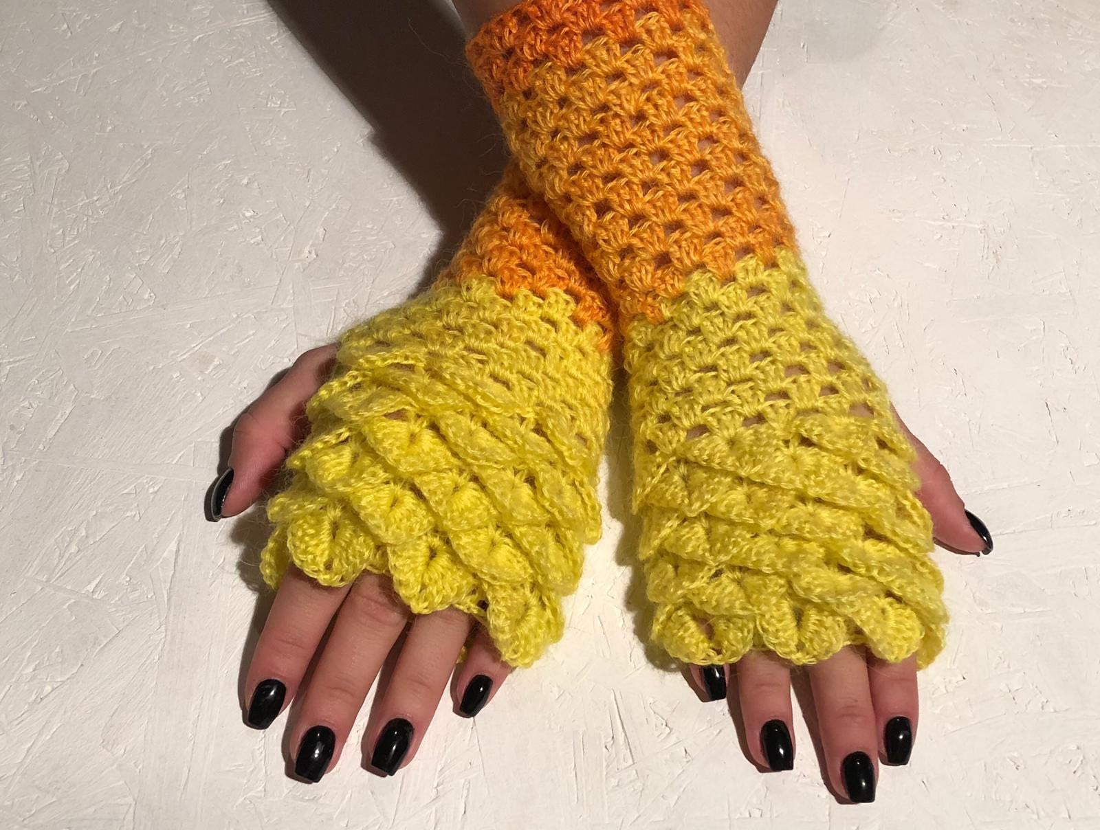 Neu fingerlose Armstulpen, Drachenschuppen Stulpen, Frauen Gehäkelte von CELINICRAFTS