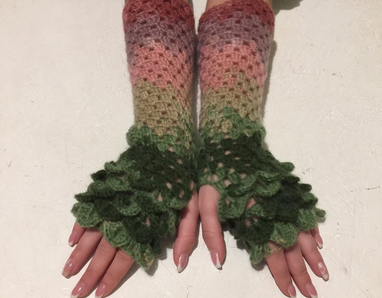 Neue Drachen Armstulpen, Frauen Weihnachtsgeschenk, Damen Geschenk Accessoire von CELINICRAFTS