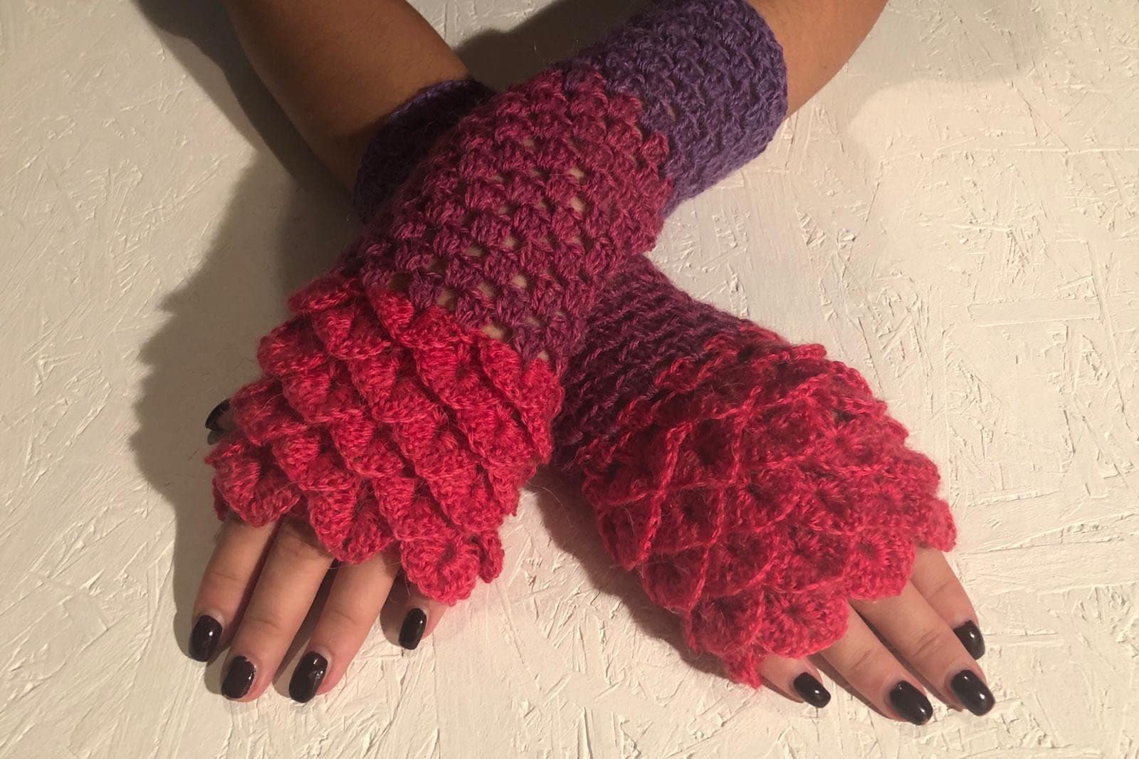 Neue Fingerlose Handschuhe, Drachenschuppenhandschuhe Frauen Herbst-Fingerlose von CELINICRAFTS