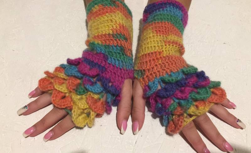 Pulswärmer Drachenschuppen Armstulpen Stulpen Damen von CELINICRAFTS