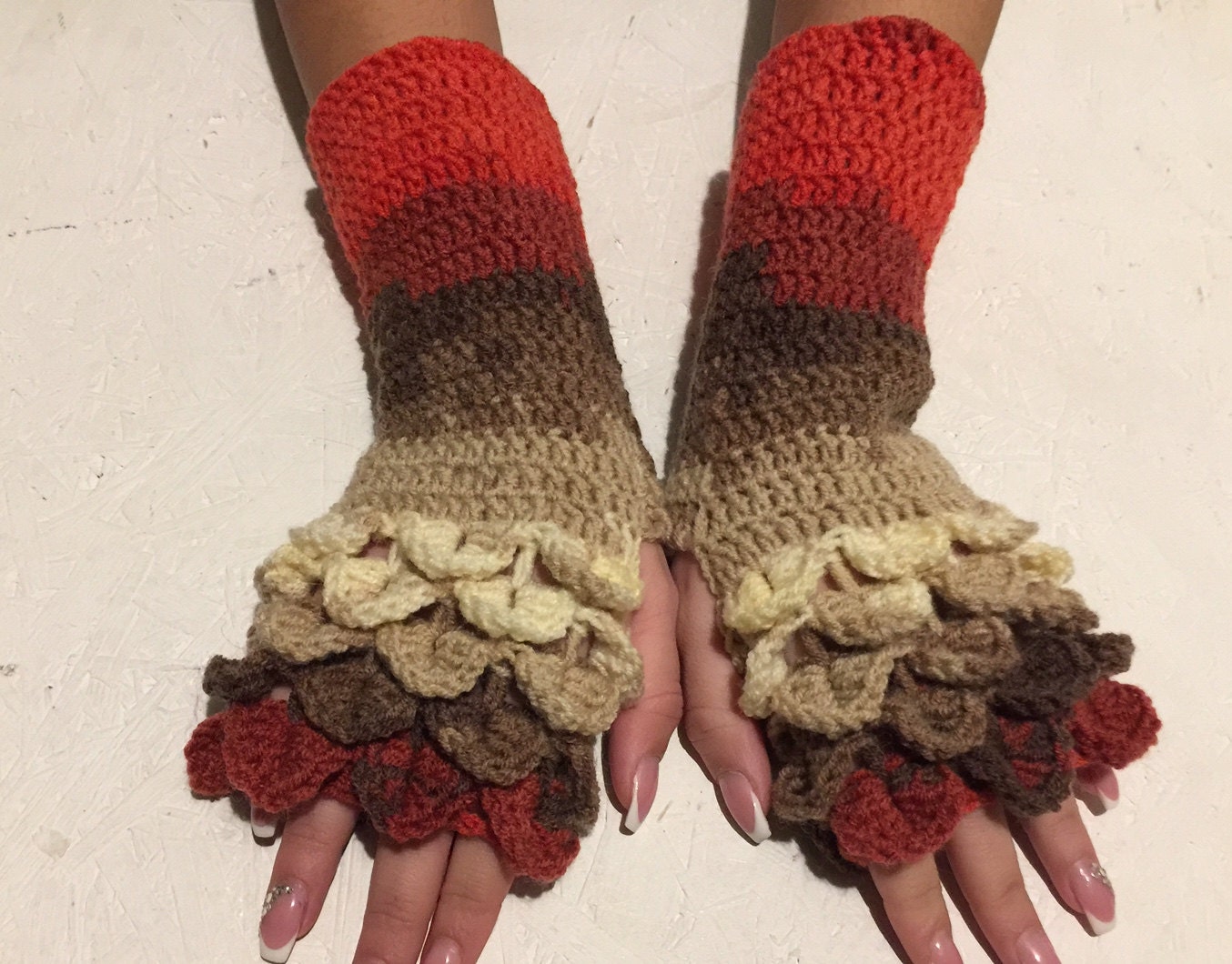 Pulswärmer Drachenschuppen Armstulpen Stulpen Damen von CELINICRAFTS