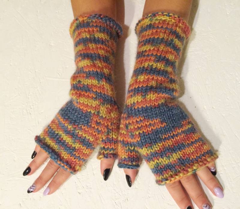 Sofort Versandfertig Verkauf Gestreifte Handschuhe Frauen Fingerlose Boho Winter Mitt Weihnachten Geschenk von CELINICRAFTS