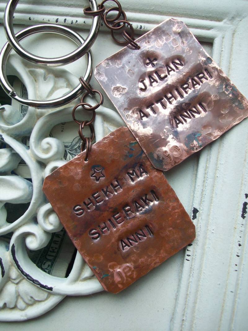 Alte Welt Thrones Stil Schlüsselanhänger ~ Handgehämmert Kupfer 2Er Set Mond Meines Lebens Meine Sonne Und Sterne von CENTiment