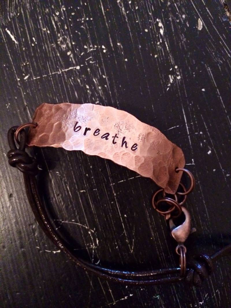 Breathe Nur Atmen Armband Oder Halskette Rustikalen Kupfer Und Leder von CENTiment