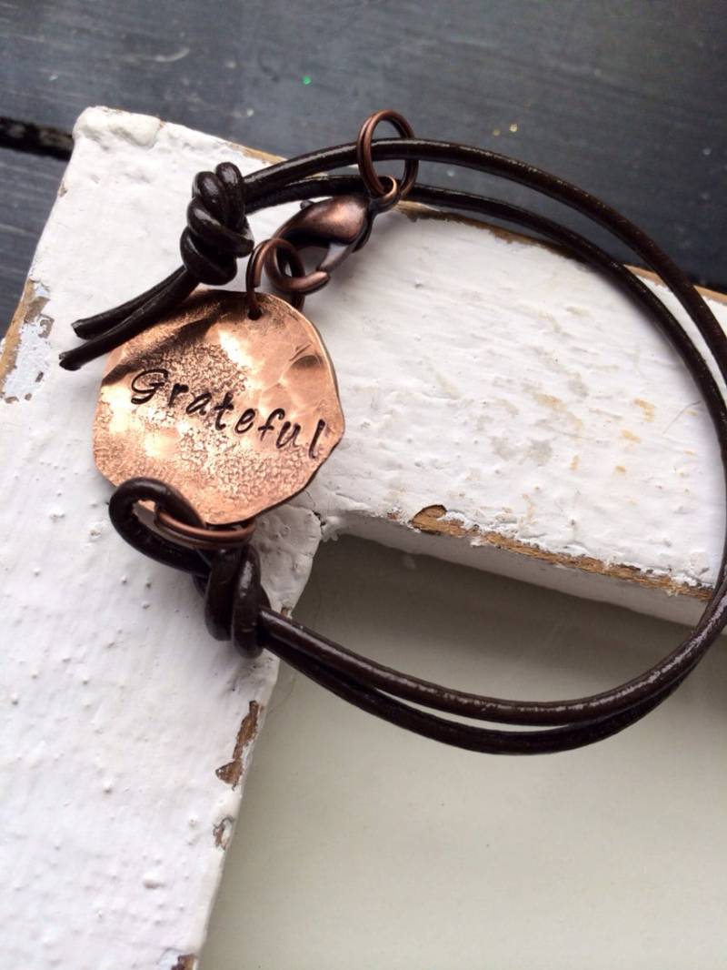 Dankbares Armband Oder Halskette Rustikal Kupfer Und Leder Handgehämmert Penny von CENTiment