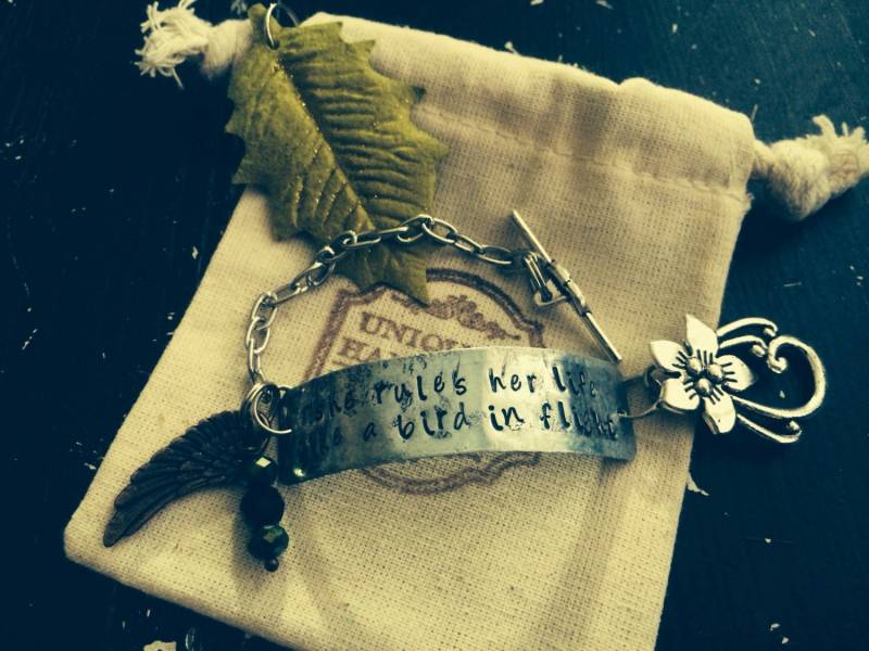 Fleetwood Mac Handgehämmertes Rhiannon Armband ~ Stevie Nicks Stil Metall Gestempelt Anpassen Mit Ihren Worten Oder Namen von CENTiment