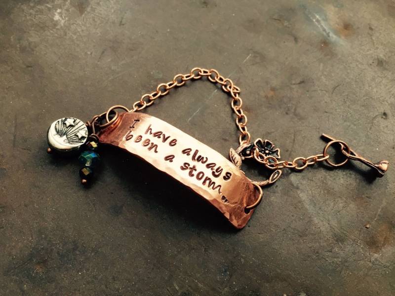 Fleetwood Mac ~ Metall Gestempelt Stevie Nicks Stil Gehämmertes Kupfer Armband Ich War Schon Immer Ein Sturm Stürme von CENTiment