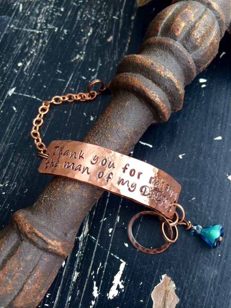 Mütter Tag Kupfer Armband Von Hand Gestempelt "Vielen Dank Für Die Anhebung Des Mannes Meiner Träume" Personalisiert von CENTiment