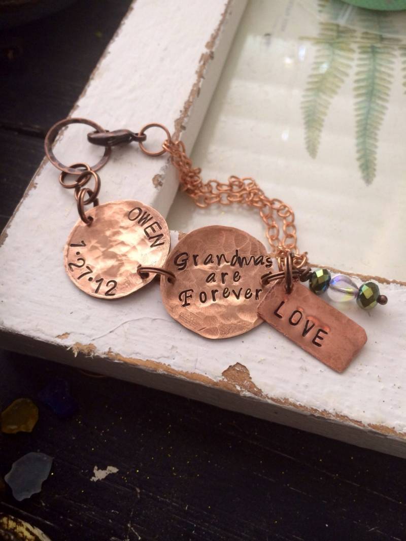 Omas Sind Immer ~ Neue Oma Kupfer Armband Metall Hand Gestempelt Personalisierte Enkel Namen Und Geburtsdatum von CENTiment