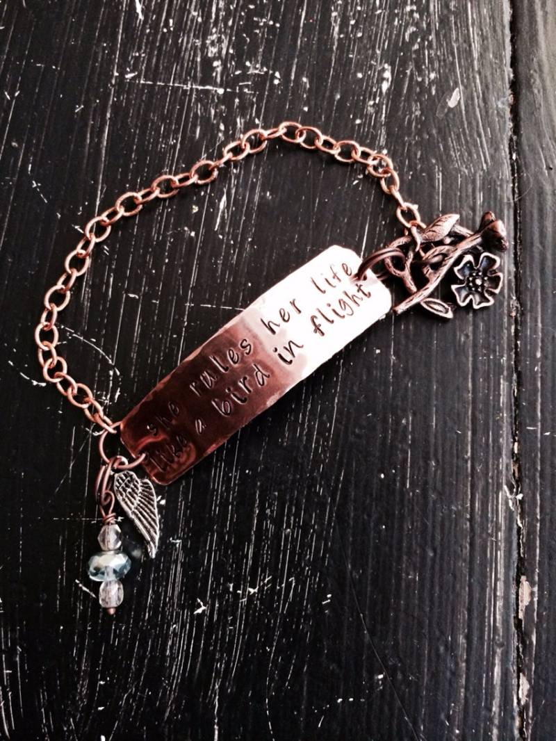 Sie Regiert Ihr Leben Wie Ein Vogel Im Flug ~ Kupferarmband Handgehämmert Stevie Nicks Style Rhiannon von CENTiment