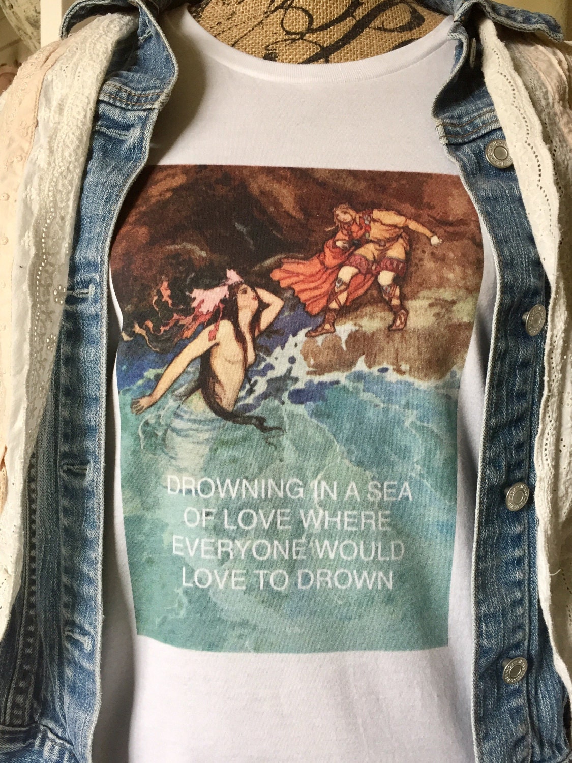 stevie ~ T-Shirt Super Weiche 100% Baumwolle Ertrinken in Einem Meer Der Liebe, Dem Jeder Würde Meerjungfrau von CENTiment