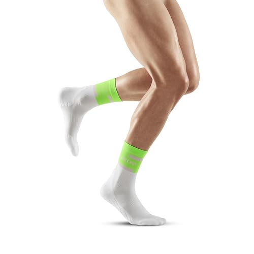 CEP - THE RUN COMPRESSION SOCKS MID CUT für Herren | Mittellange Laufsocken in green/white mit Kompression | Regenerierende Kompressionsstrümpfe für Männer | Gr. IV | L von CEP