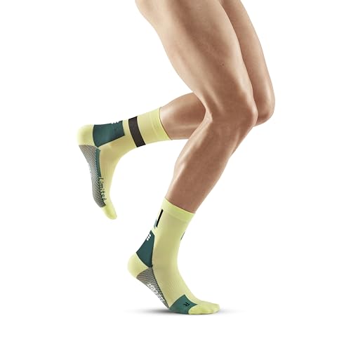 CEP - THE RUN COMPRESSION SOCKS MID CUT für Herren | Mittellange Laufsocken in lime (LE) mit Kompression | Regenerierende Kompressionsstrümpfe für Männer | Gr. III | M von CEP