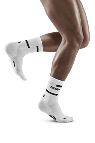 CEP - THE RUN COMPRESSION SOCKS MID CUT für Herren | Mittellange Laufsocken in weiß mit Kompression | Regenerierende Kompressionsstrümpfe für Männer | Gr. III | M von CEP