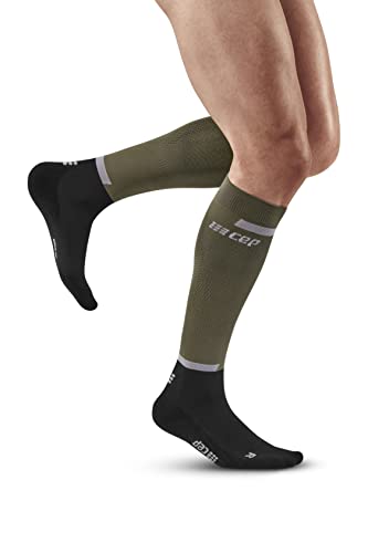 CEP - THE RUN COMPRESSION SOCKS TALL für Herren | Lange Laufsocken in olive/black mit Kompression | Regenerierende Kompressionsstrümpfe für Männer | Gr. III | M von CEP